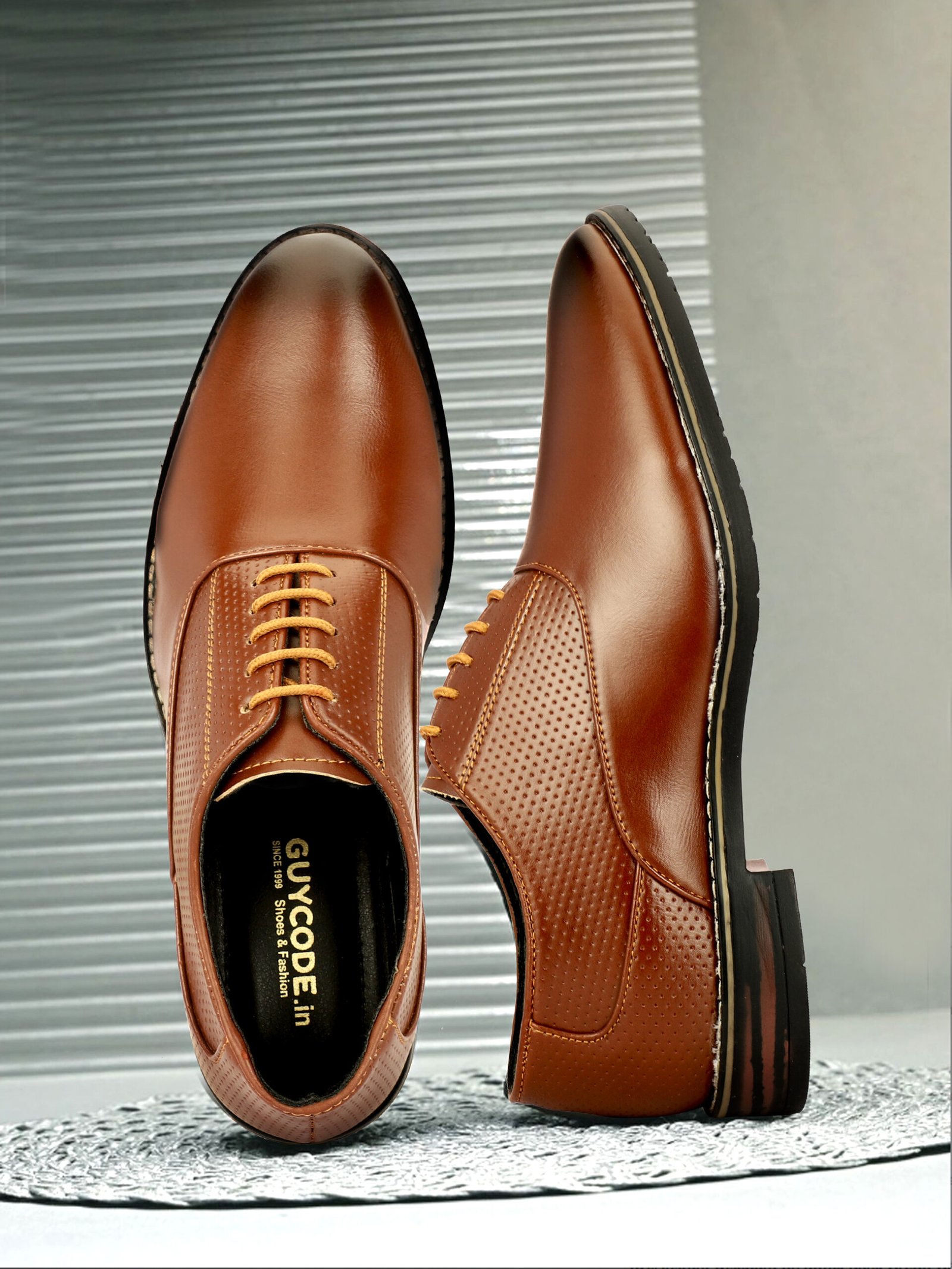 Signature Durby Shoes Back Punch